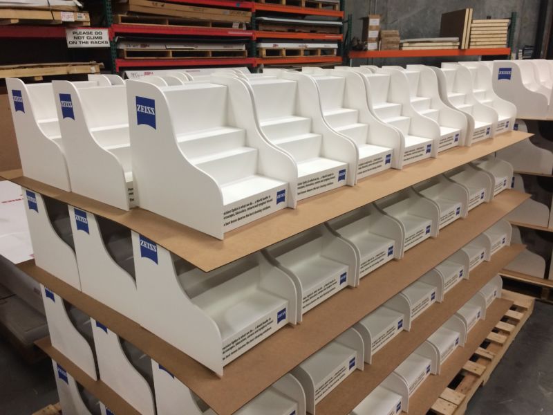 Zeiss_Displays Expositores PLV y PLV Retail, Gran Formato - Impresión offset - Etiquetas -